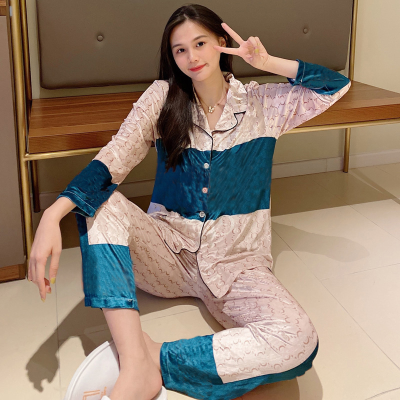 

Classic Women Sleepwear Full Letters Printed Soft Velvet Pajamas Long Sleeve Breathable V Neck Night Sleep Wear, As pic
