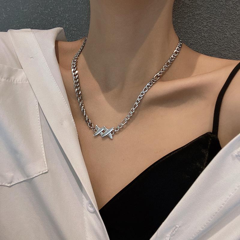Collier chaîne asymétrique Style Punk Hip Hop pour femmes et hommes, ras du cou en titane avec lettre X, mode coréenne, bijoux de cou