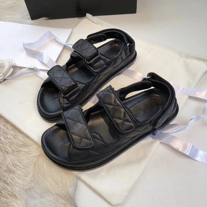 

2021 Luxury foam runner Women Sandals Designers Fashion Flip Flops Soft sheepskin leather Flat Slides for sports and leisure Platform Velcro, Black