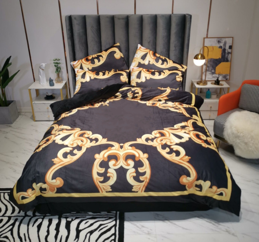 

13 2021 Classic Letter Print Quilt Cover Bed Sheet Pillowcase Four-piece Sets High Grade Cotton Home Bedding Set Duvet Cover