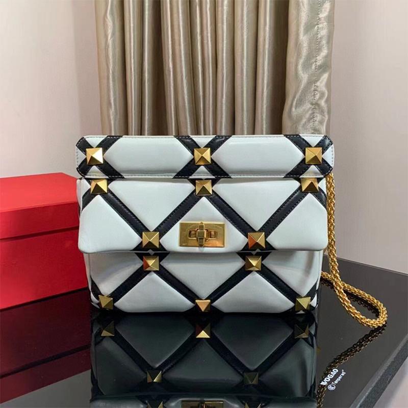 

Evening Bags 2021 Luxury Niche Design Leather Ladies Handbag Rhombus Rivet Fashion Sheepskin One-shoulder Messenger Bag Clutch, Black