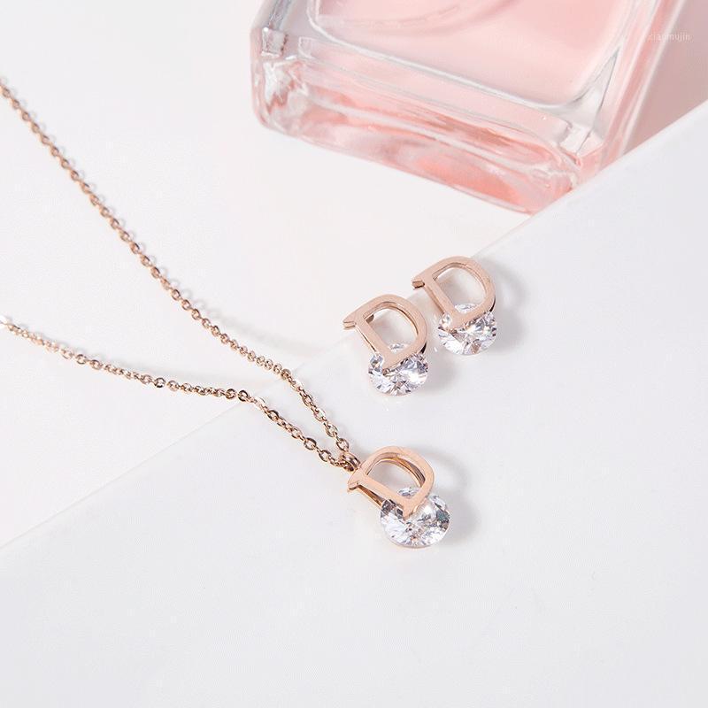 

Pendant Necklaces YUN RUO Arrival Rose Gold Color Zircon D Letter Necklace Set Fashion Titanium Steel Woman Jewelry Prevent Fade