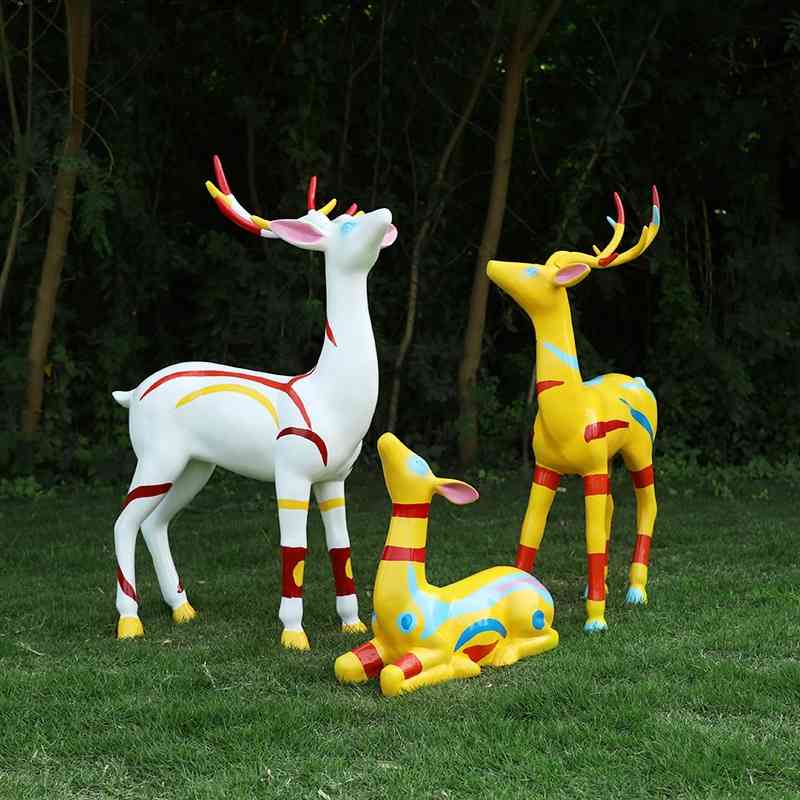 

Creative outdoor deer sculpture FRP creative Sika Deer Meichen ornaments props crafts
