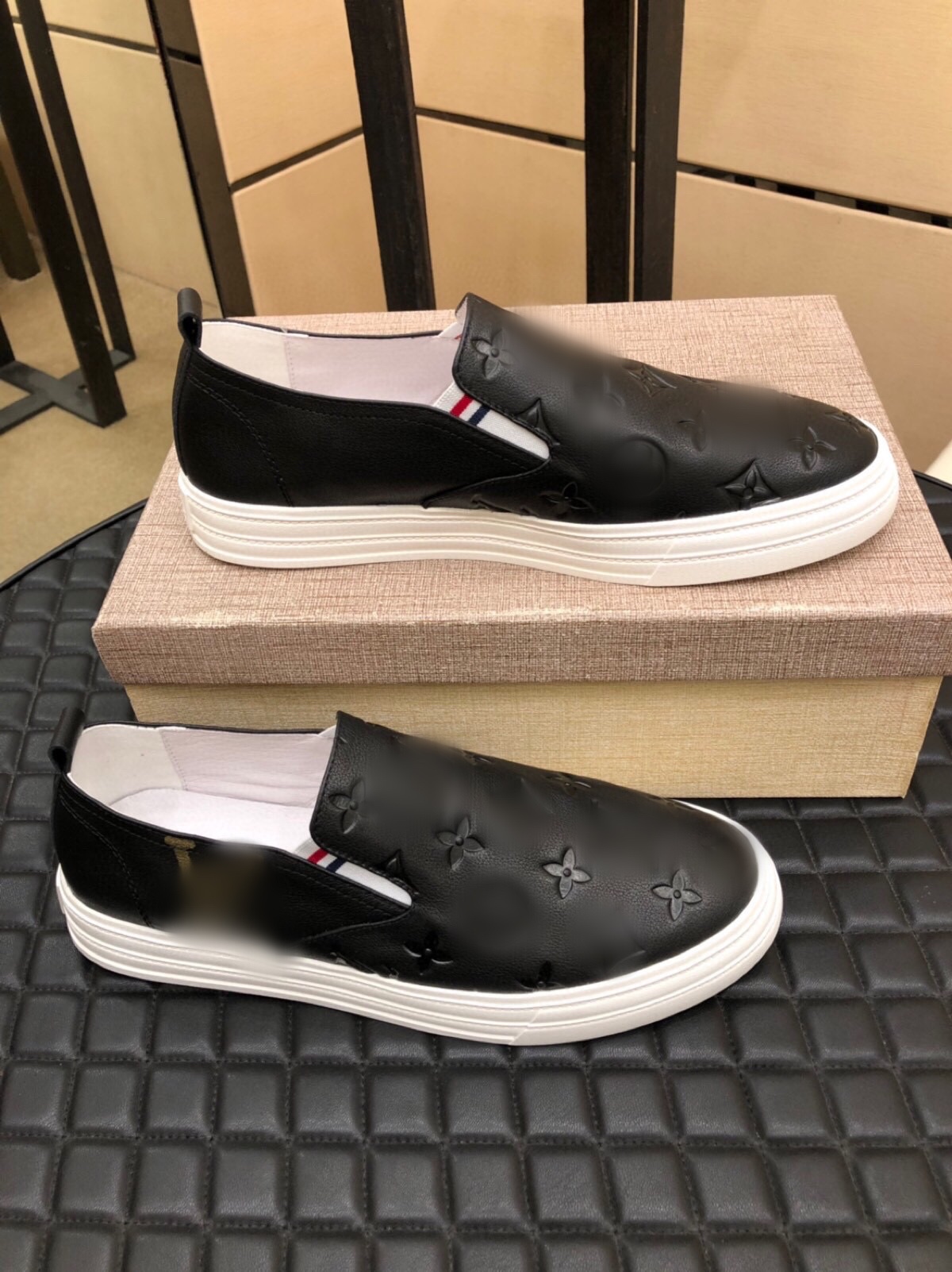 

2021 casual men designer shoes black letter carved matte leather fashion Luxury sports Mens shoe streetwear fast ship