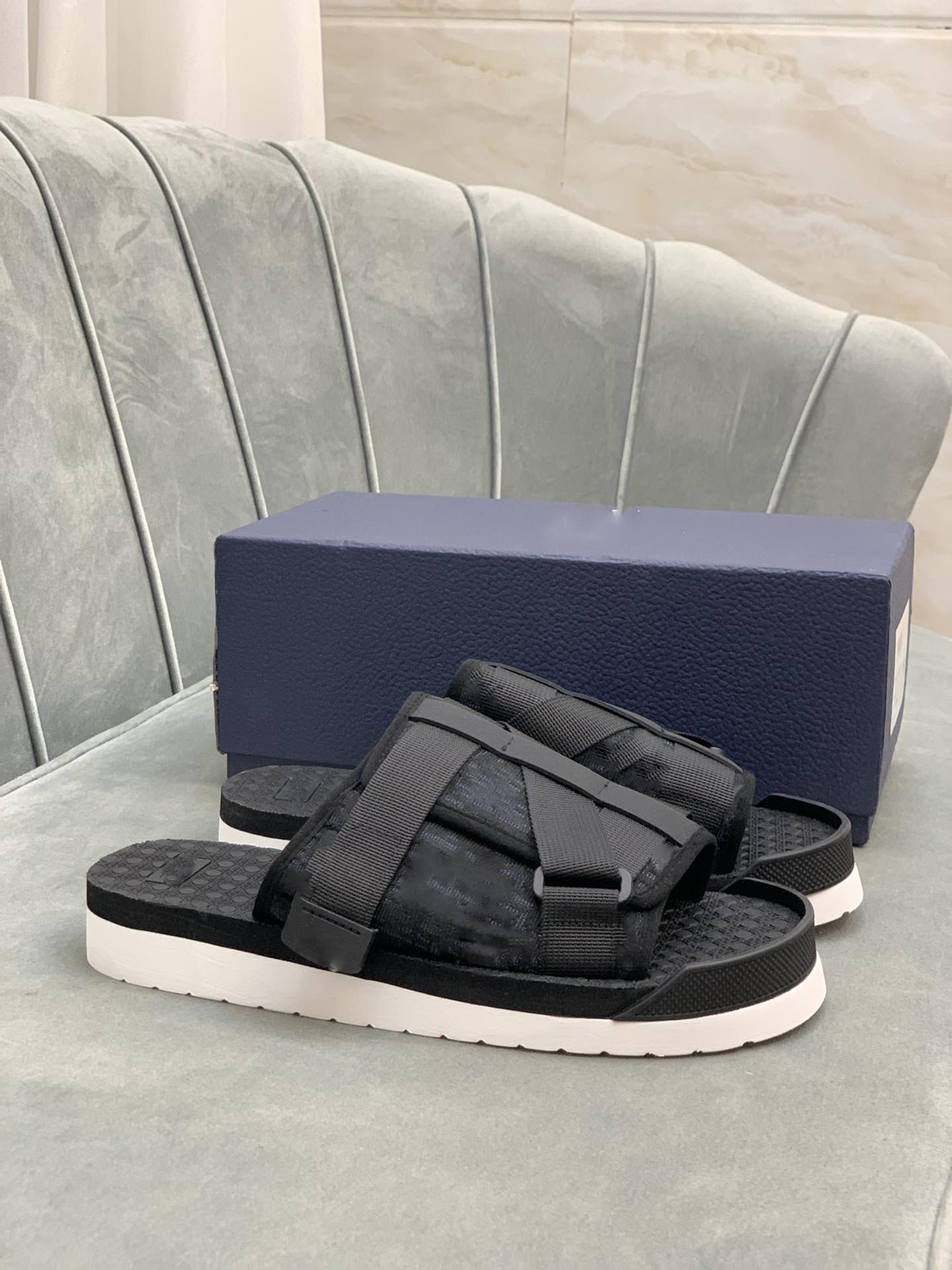 

2021 Designer BLACK ALPHA SANDAL IN OBLIQUE JACQUARD summer Men slippers nylon bands comfortable Sandy beach sandals loafer