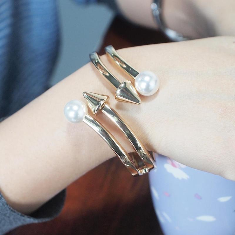 

Bangle Luxury Imitation Pearl Open Cuff Bangles For Women Statement Riveted Alloy Geometric Bracelet Fashion Jewelry, Black