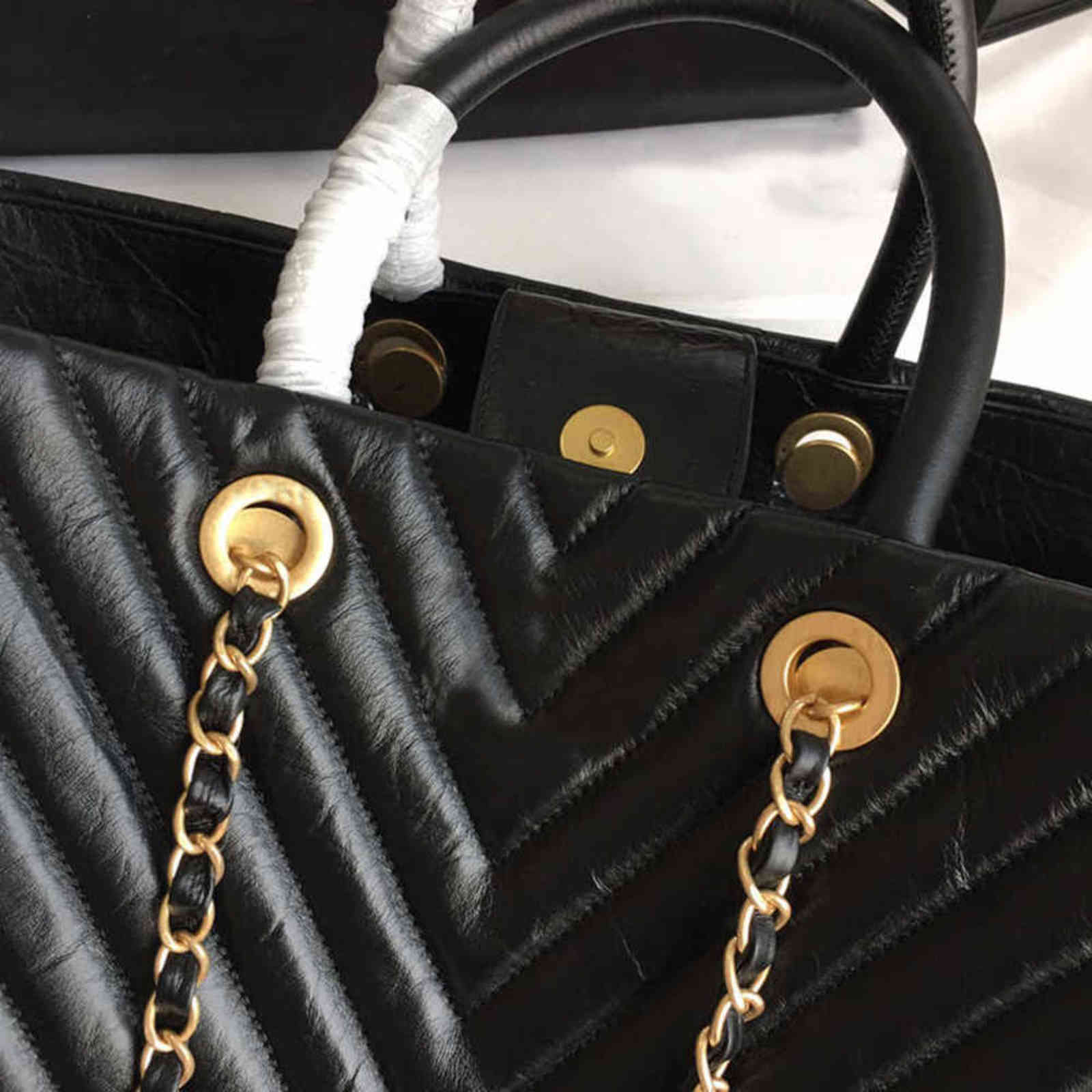 

10A+Designers new style Large shoulder bags Imported palm print Gold metal fittings 57974 The inner cloth bag is equipped with layer