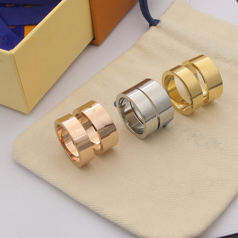 

Europe and America Style Ring Men Lady Women Titanium steel V Initials Engraved Pattern Lovers Rings Size US6-US9
