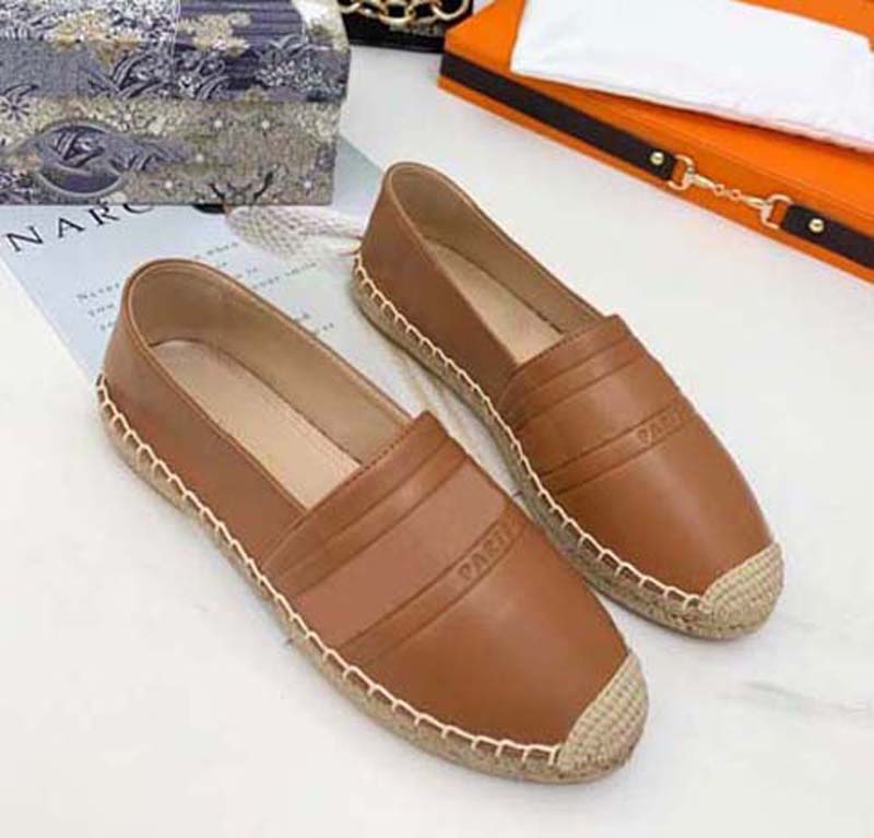 

Classics Loafers Espadrilles Luxurys Designers Shoes sneakers Canvas and Real Lambskin two tone cap toe Fashion women shoe home011 012, Box