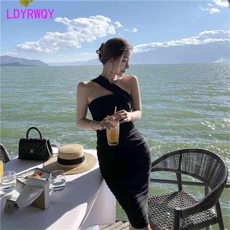 

LDYRWQY ruffled shoulder-wrapped breast-wrapped dress female slim sexy buttocks Regular Knee-Length 210603, Black