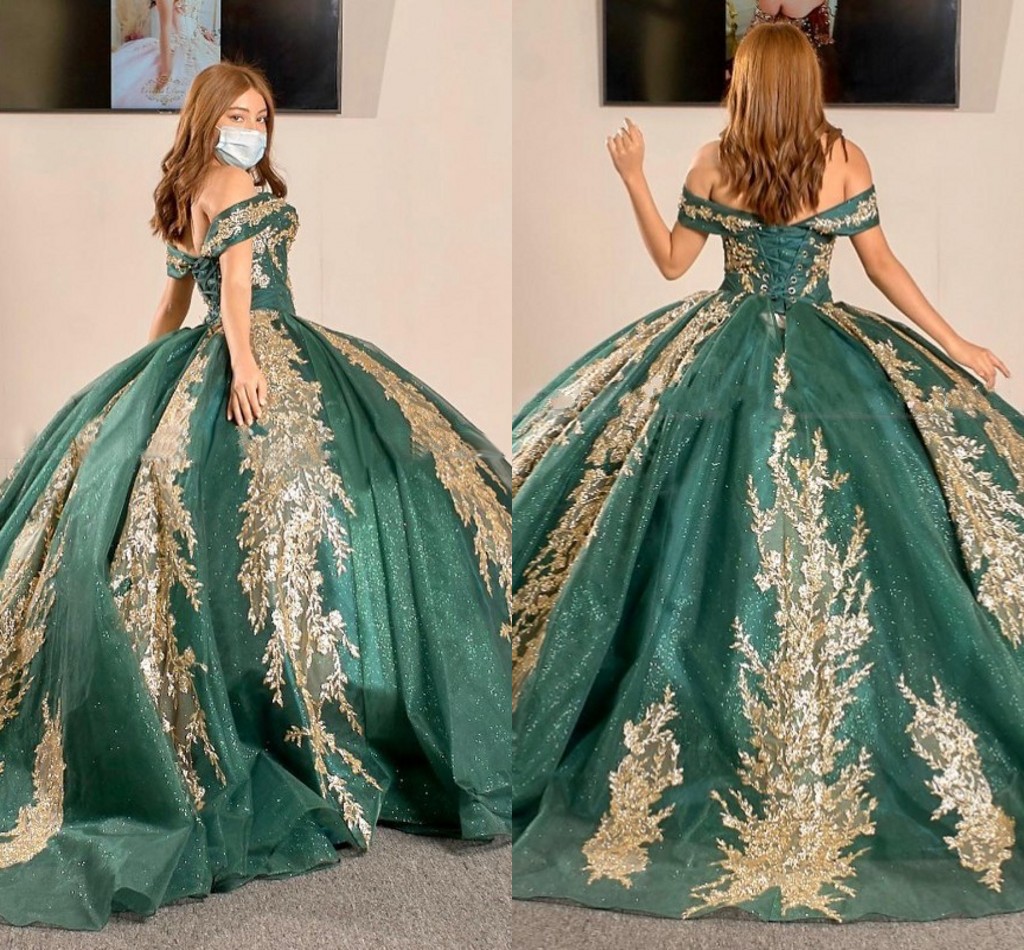 

2022 Modest Dark Green Gold Appliques Quinceanera Dresses Off Shoulder With Sleeves Beaded Long Train Sweet 16 Dress Prom Party, Same as image