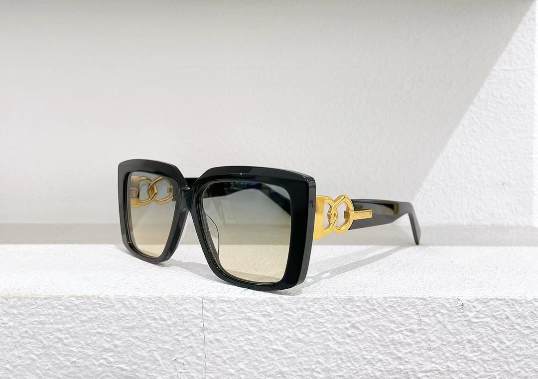 

Sunglasses For Men and Women Summer style 105 Anti-Ultraviolet Retro Round shape Plate Full Frame fashion Eyeglasses Random Box