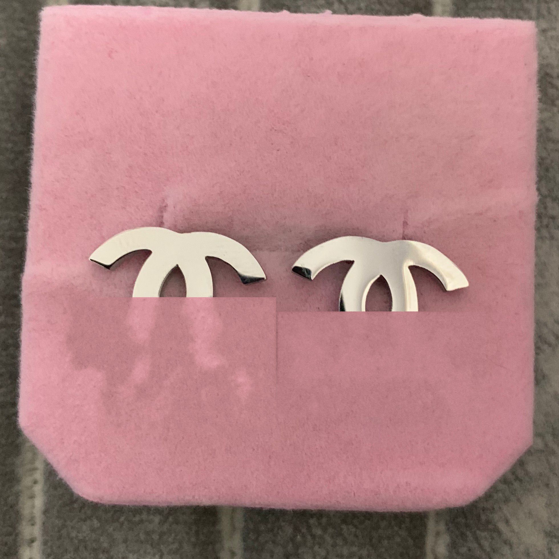 

2021 Extravagant jewelry CZ Stone Classic design studs Stainless Steel Gold Color Trendy Style women earrings with Logo Wholesale, Golden;silver