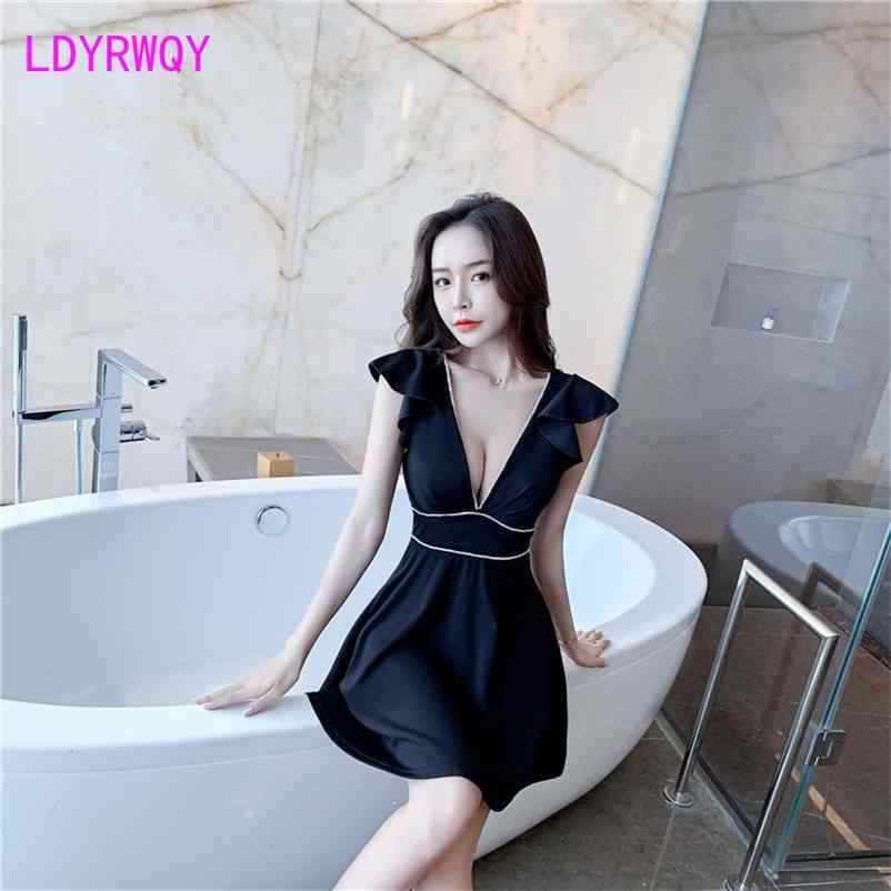 

LDYRWQY sexy v-neck fashion dress with low bust, back and waist flounces for summer Office Lady 210603, White