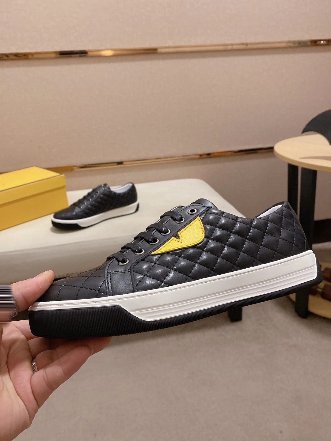 

2022 casual men designer slip on Luxury black white fashion Mens sneakers high quality trainers with box