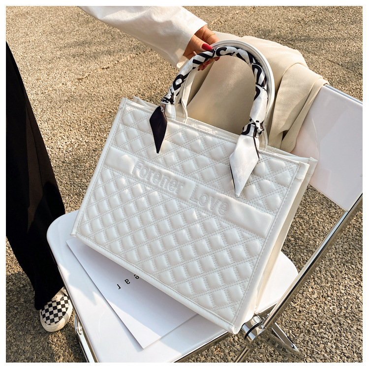 

Designer handbags Silk scarf women's 2021 new fashion high-capacity portable tote net red versatile shoulder bag, White