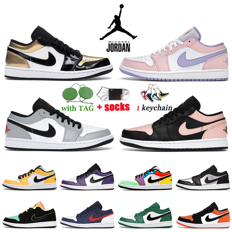 

1s Basketball Shoes Women Mens Air Jordan 1 Low Retro Jorden Gold Toe Arctic Punch Light Smoke Grey Crimson Tint Paint Drip Purple Magenta Jumpman Trainers Sneakers, A42 low black toe 36-46