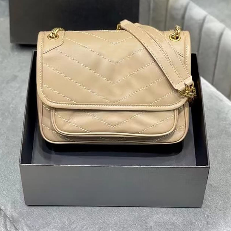 

22CM/28CM Lambskin Leather Gold Chain Single Shoulder Bag