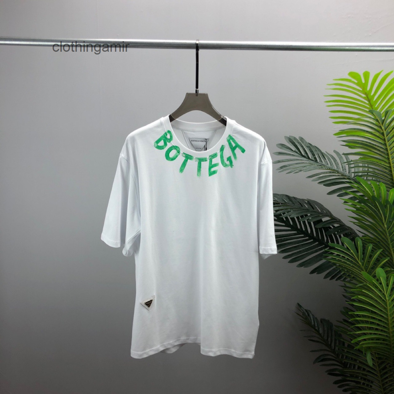 

2022 Designer T-shirts Bottegas Fashion t Shirts Venetas Trendy Brand Short Sleeve T-shirt Neckline Letter Graffiti Printing Green Triangle Men Women, White