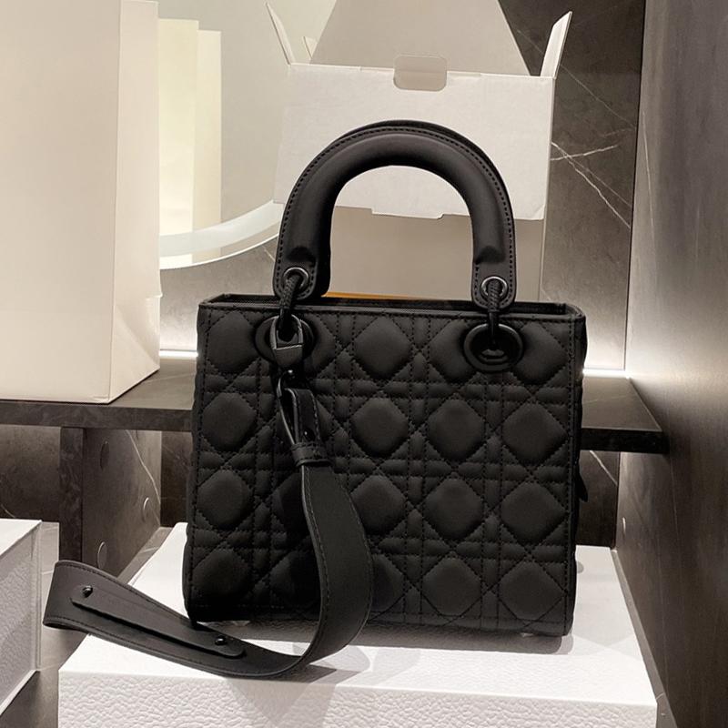 

2021 designer luxury handbags ladies shoulder bag belt high quality houndstooth fabric crossbody saddle portable, No bag