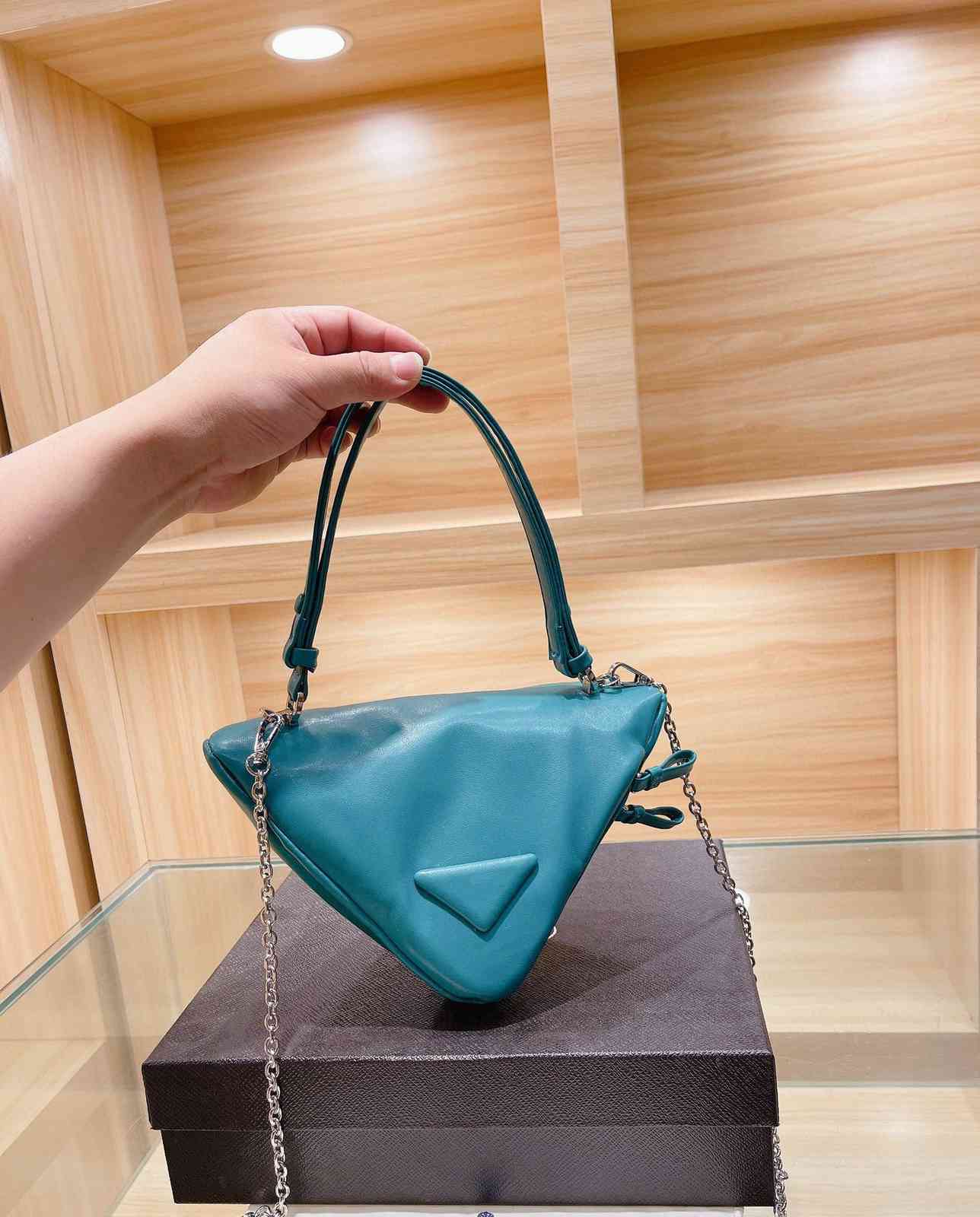

Mini triangle bag Single Shoulder Messenger Bag net red VC ashigo handbag hand-held autumn and winter girl, White