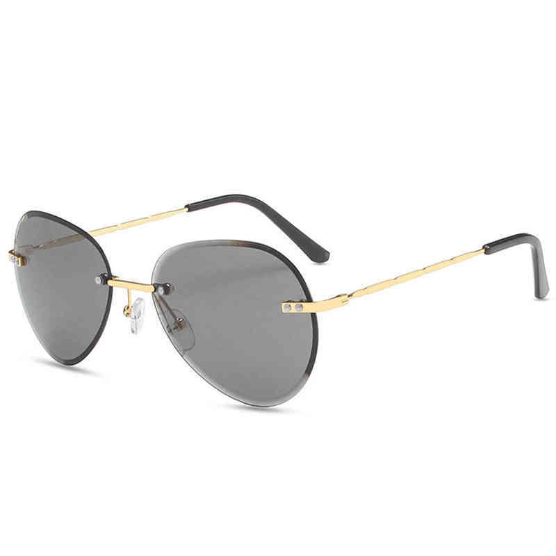 

Fashion Elegant Retro Random Oval sunglass For Women Men Fire Dign Ladi Outdoor Travel Metals UV400 SunglassD1N0