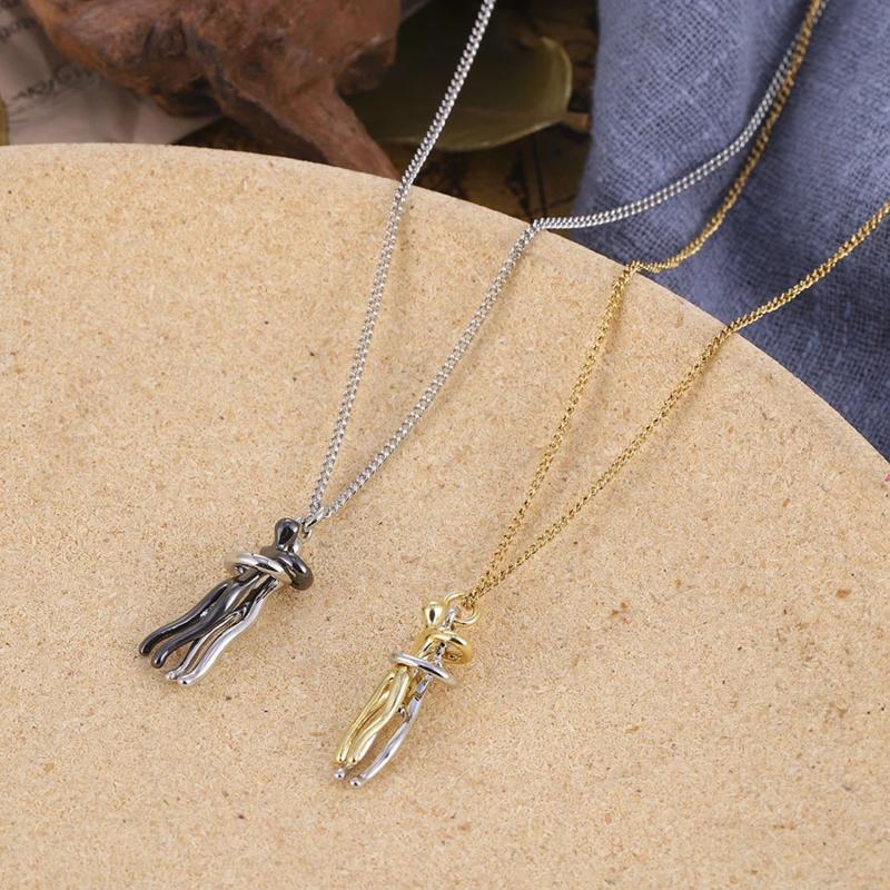 

Pendant Necklaces 2021 Affectionate Hug Necklace Valentine's Day Couples Anniversary Gift Fashion Punk Street Style