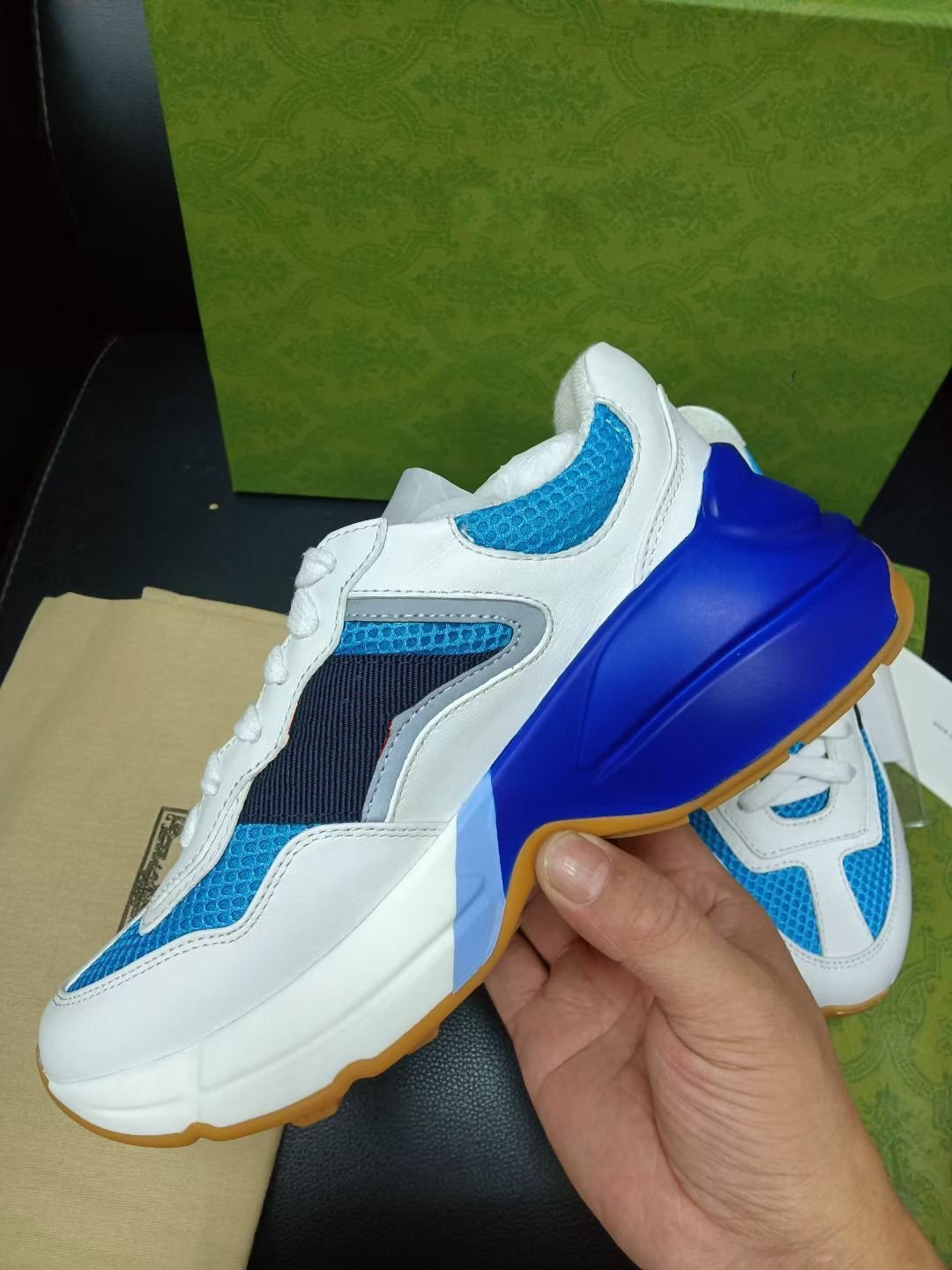 

Valentin Hommes Femmes Rhyton Casual Dad Chaussures Paris Luxury Design House emblématique Sneaker toile mini rétro tissu jacquard semelle épaisse MJUYyjj002