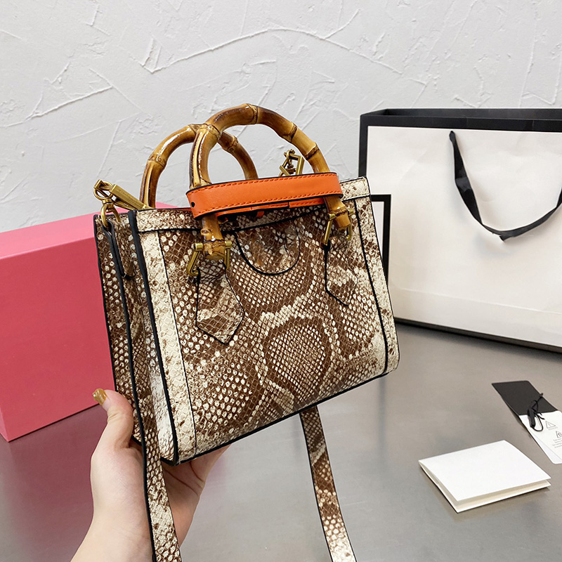 

2021 Autumn F/W Classic Square France Womens Bags Snake Patten Bamboo Joint Top Handle Tote Large Capacity Lady Shopping Street Crossbody Shoulder Handbags 21C, Split