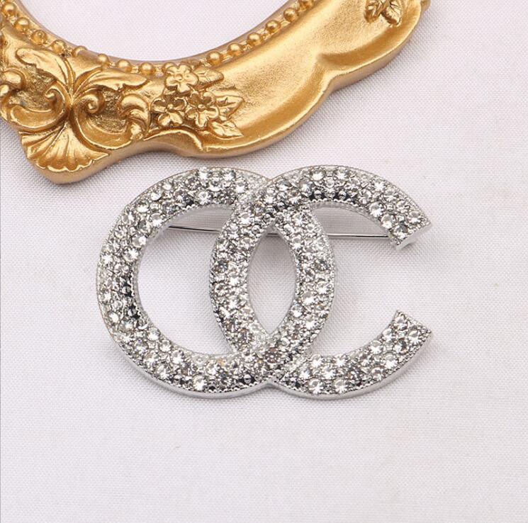 

Wholesale 20 Styles Inlay Diamond Pearl Brooches Luxury Design Brand Double Letter 18K Gold Plated Brooch Geometric Round Sweater Suit Brought Pin Clothing Jewelry