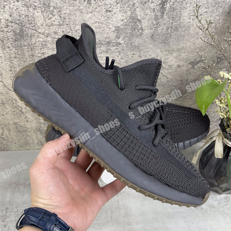 

Designer Men Women Kanye West Running Shoes Luxury Top Quality Black Static Zyon Cinder Reflective Outdoor Trainer Sneakers US 4-13 Contains Half Size, Without box