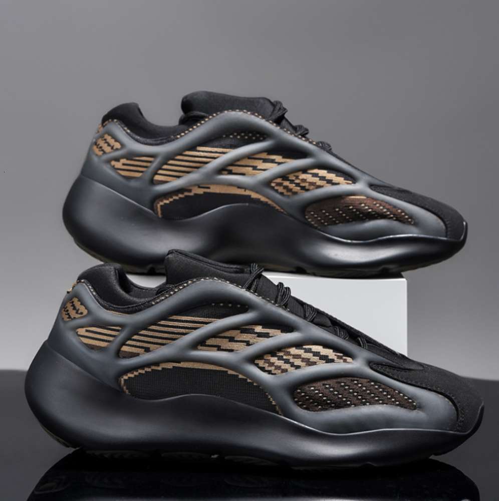 

men spring 2021 new special-shaped toxic skeleton lighting putian old sports shoes