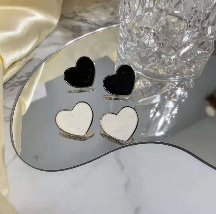 

2021 European and American sweet letter love Stud net celebrity big-name earrings female high-quality fast delivery