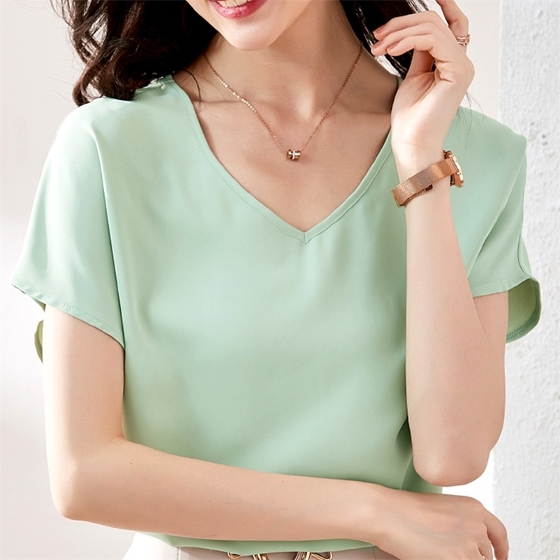 

Korean Silk Women Blouses Solid V-neck Satin Tops Plus Size Blusas Mujer De Moda XXL 210604, Pink