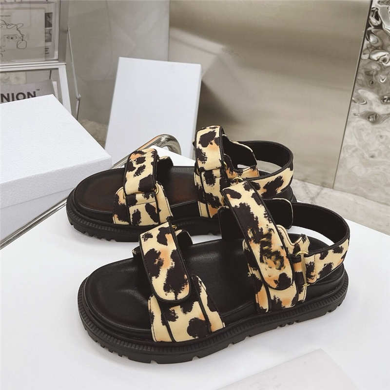 

Luxury designer sandals 2021 summer and early spring leopard print platform Slides women's shoes flat slippers 35 -40 colors with box, Black