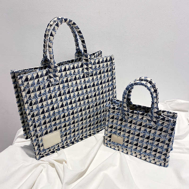 

Tot 2021 new high-grade checkered canvas foreign style fashion large capacity portable messenger bag, Large blue