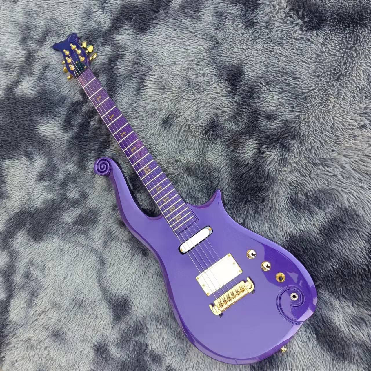 

Upgrade Prince Cloud Electric Guitar Two Colour in stock