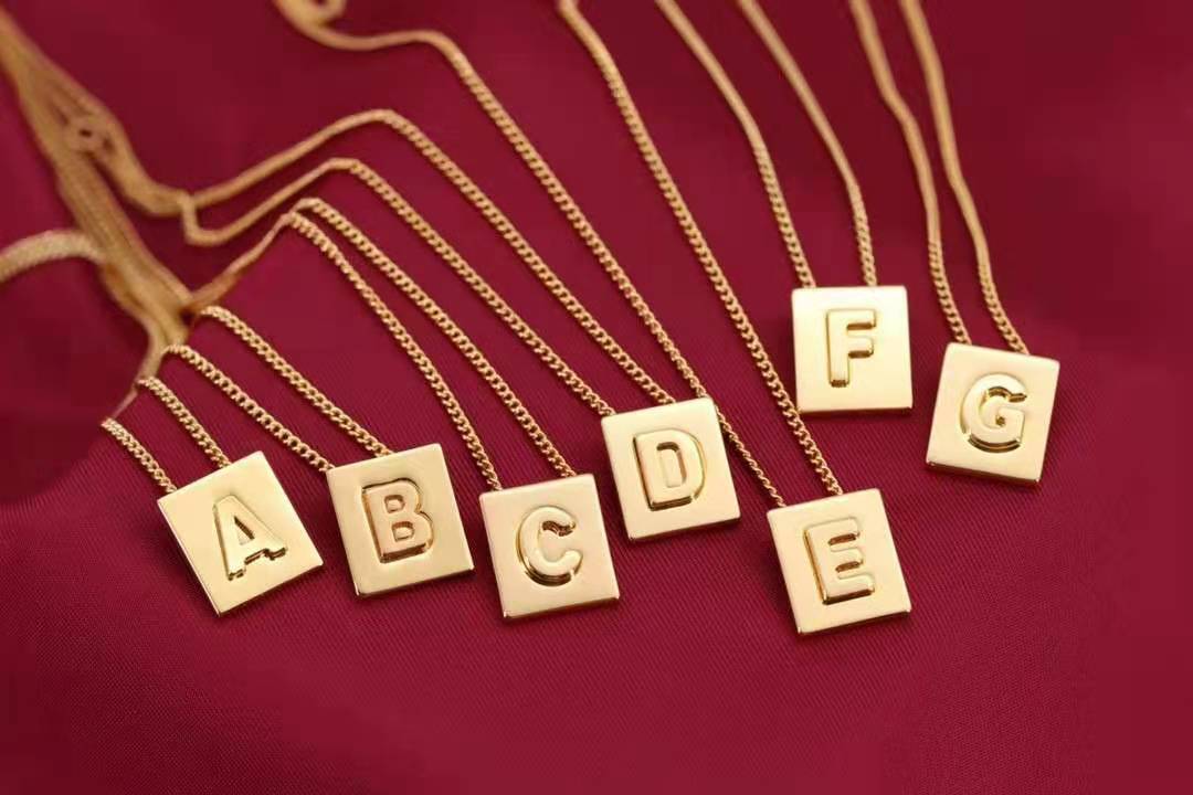 

70% OFF Luxury Jewelry Cel Saijia square letter necklace women's 18K gold chain with simple and fashionable design