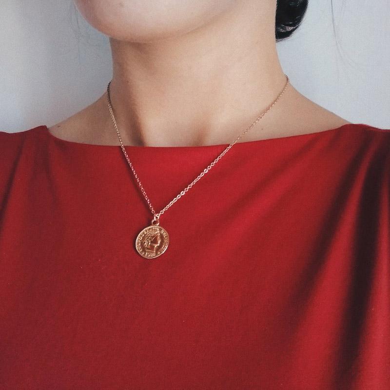 

Charm Bracelets Punk Gold Coin Necklaces For Women Retro Pendant Choker Necklace Fashion Trend Chain Pendants Jewelry Accessories
