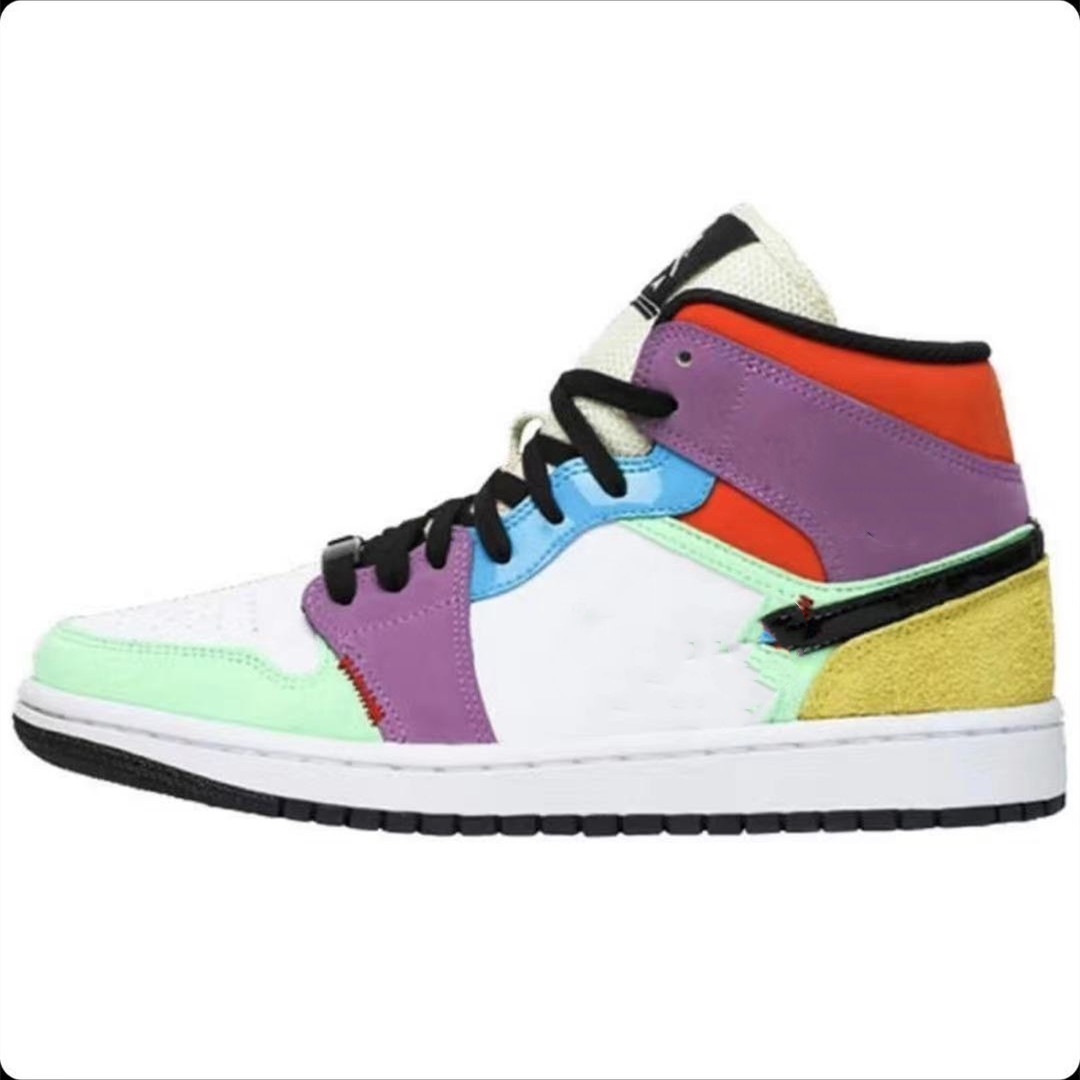 

Hyper Royal University Blue 1 1s Mens Basketball Shoes 4 4s Sail Obsidian UNC Silver Toe Black Cat Bred Pure Money Starfish Fire Red Men Sports Women Sneakers