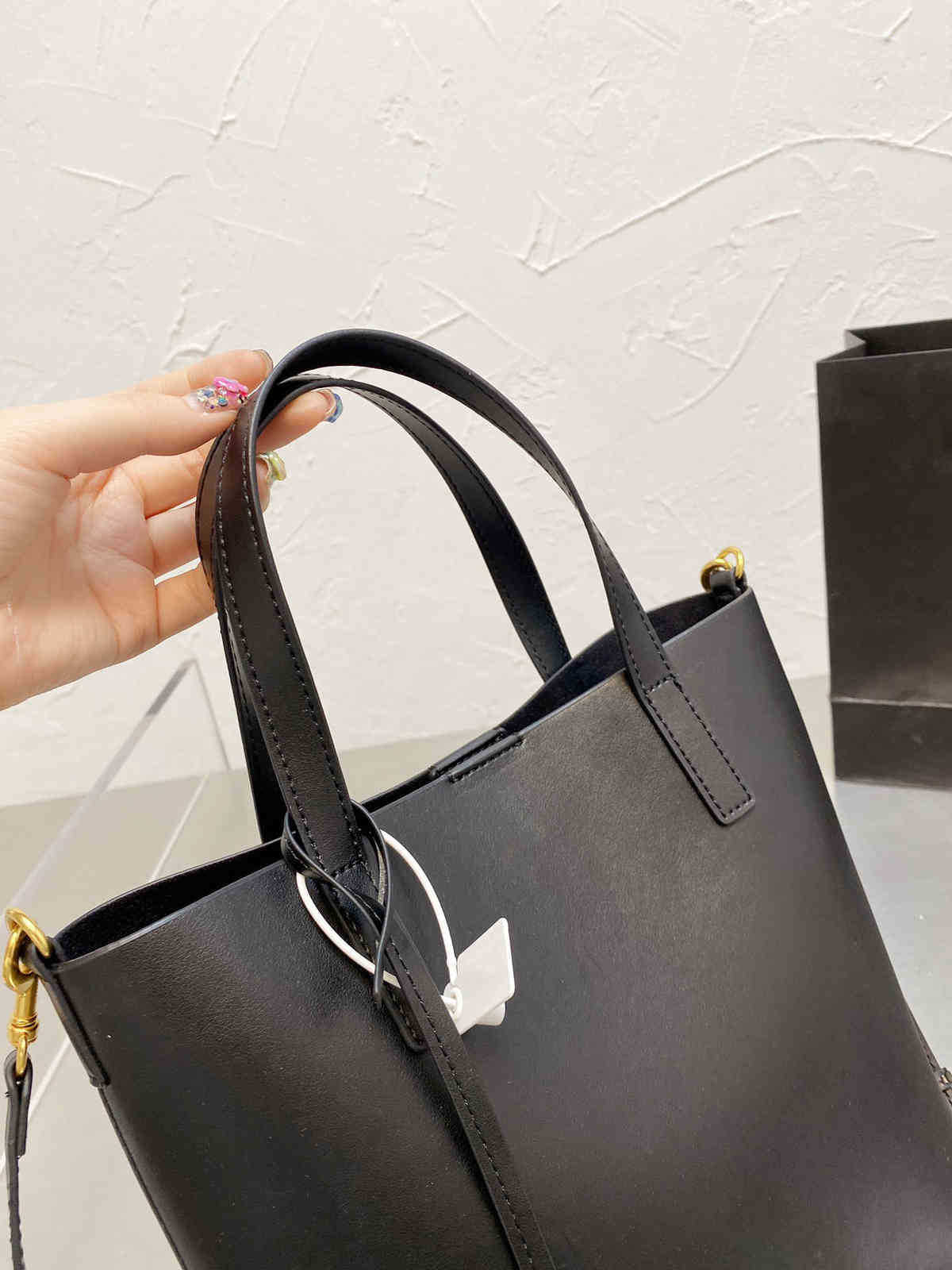 

Handbags Purses Designer Crossbody Duffle Bag Handbag Ruffles Enchase High Qulity Women Luxurys Designers Bags 2021 totes wallet purse tote, Make up the freight