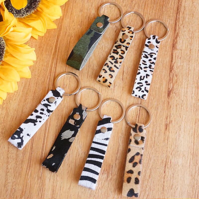 

Keychains 2022 Western Jewelry Cowhide Hairy Hide Leopard Genuine Leather For Women Snow Handle Key Rings Holder