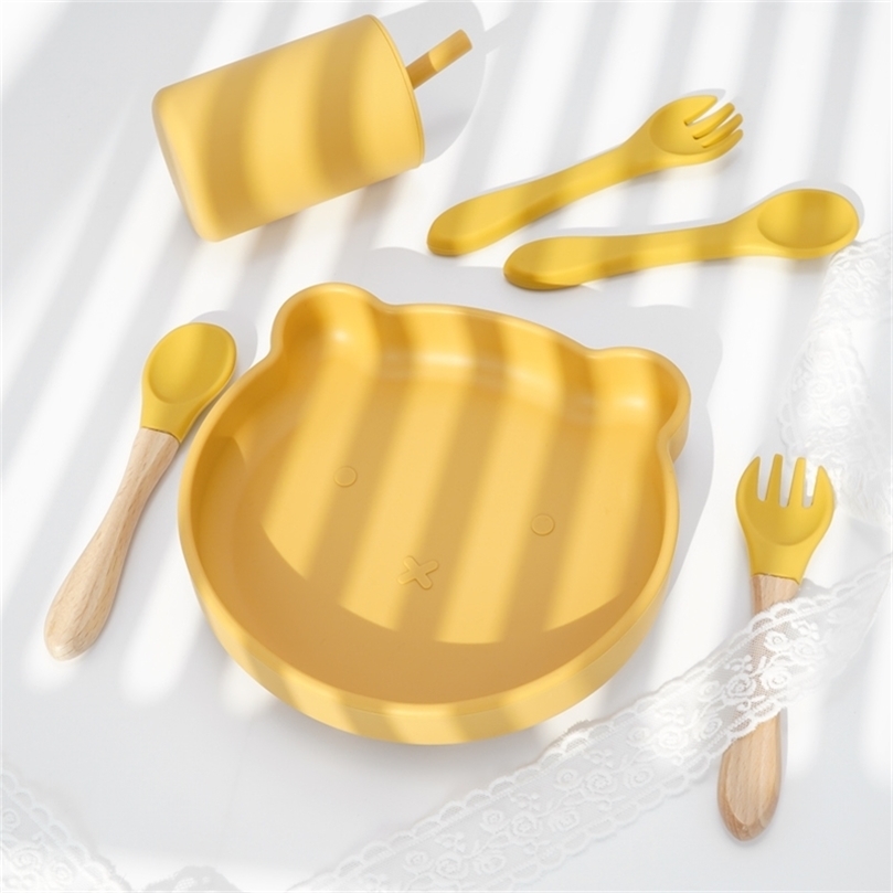 Baby Gift Kawaii Cartoon Children's Tableware Bear Dinner Plate Feeding Dishes Plates Silicone Fork Spoon born Accessories 211026-image-735205380