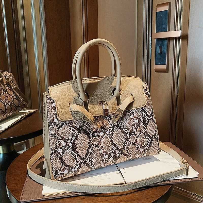

Women Luxurys Designers Bags 2021 designer handbags Multi Pochette Crossbody Bag Zhouzhoubao123 Louisbags_18 Hanghhangbag snake temperament