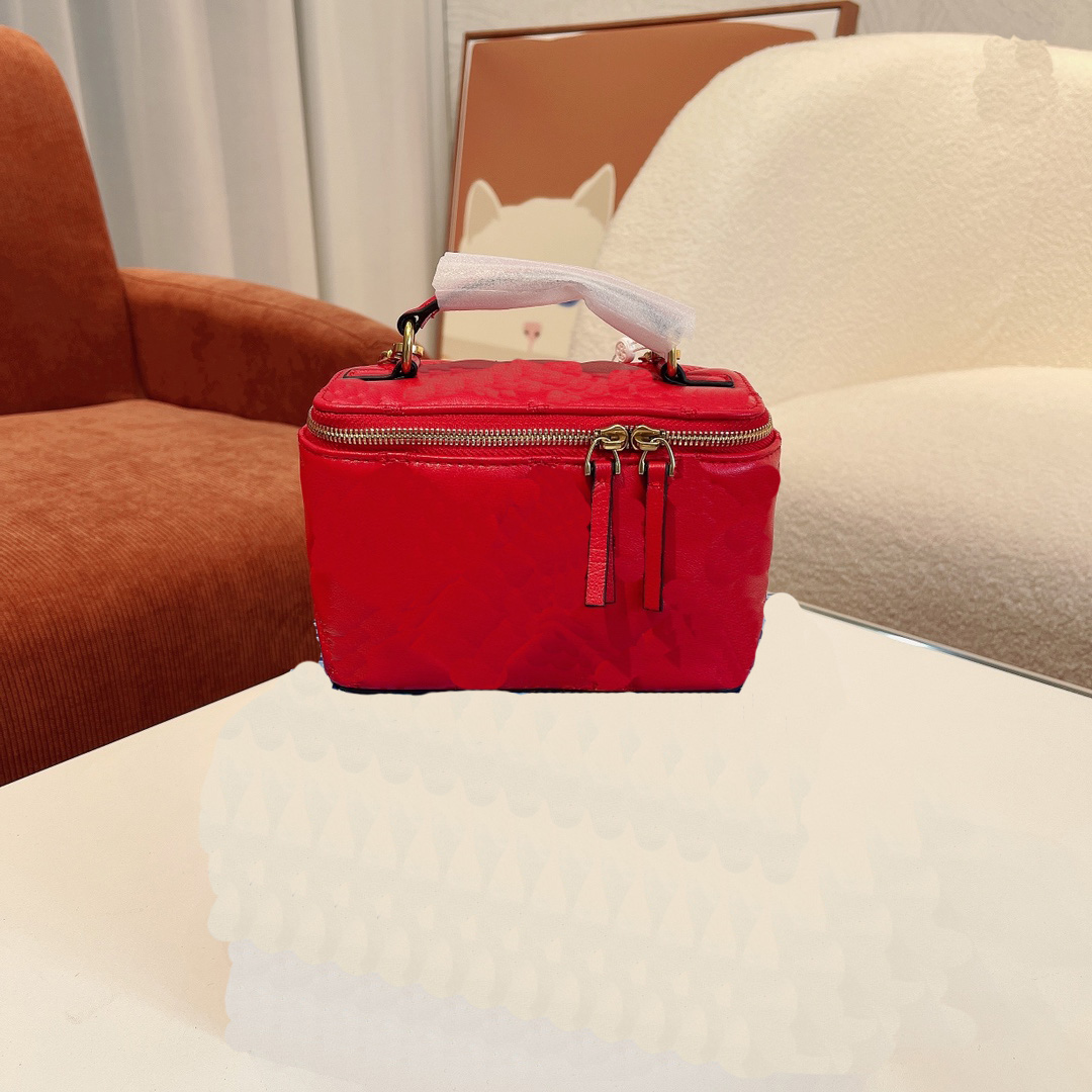 

High Quality Classic Cosmetic bag Woman Fashion designers Clutch purses Monogrames Clemence long wallet Card Holder Purse With Dust Bags 1111, Black