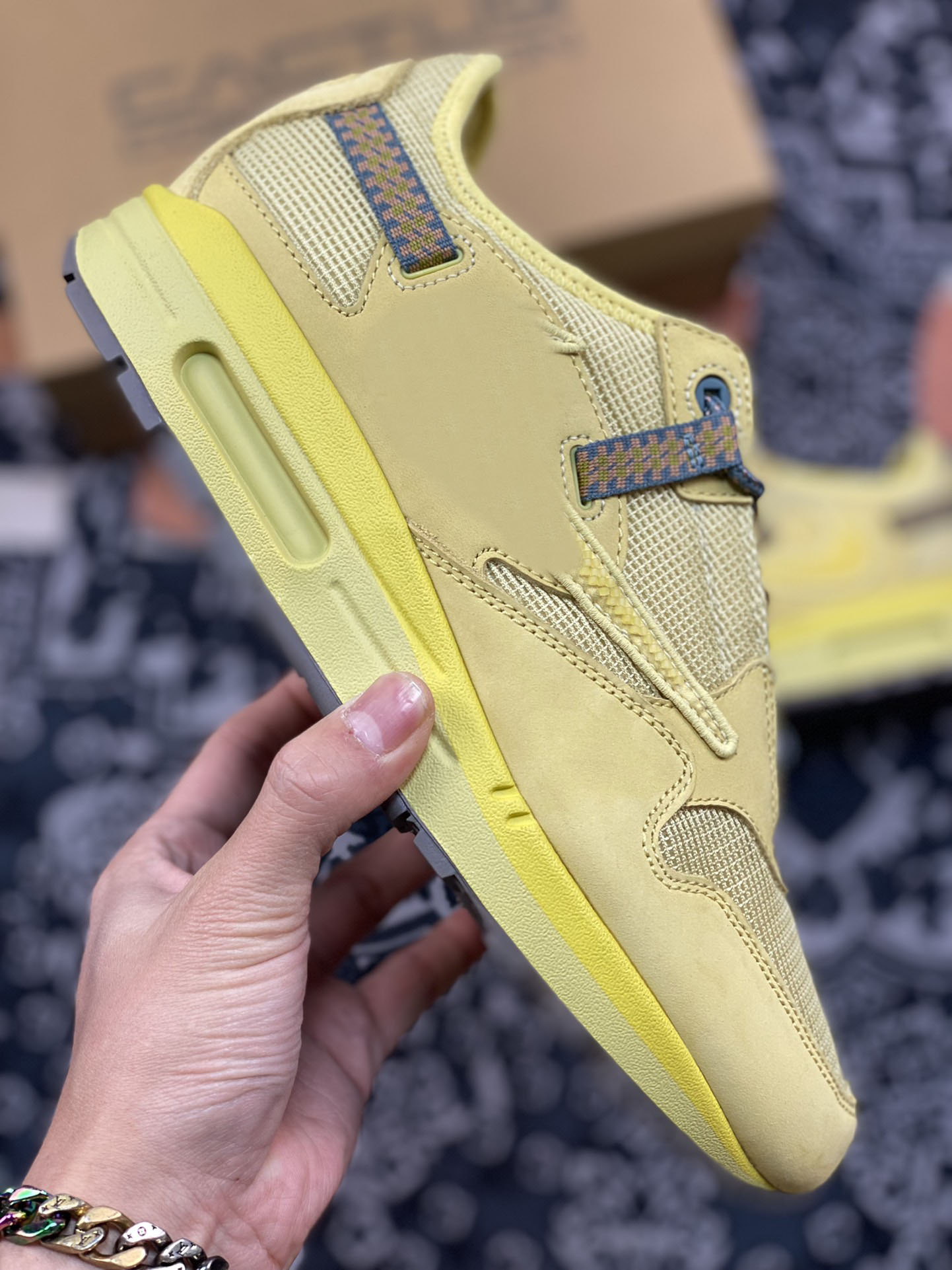 

Top Authentic Saturn Gold Running Shoes Cave Stone Wheat Saturn Gold Athletic Shoes Fragment Military Blue Cactus Jack Men Sneaker With Box, Customize