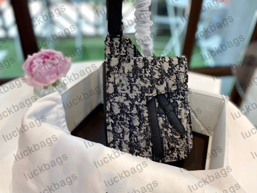 

2021 fashion mens womens belt bag Chest bags black designer saddle embroidered SHAWN handbags p8Rn#, I need see other product