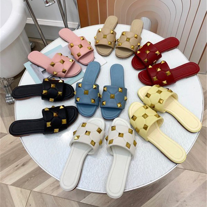 

Roman Stud Flat Slide Sandal Quilted Nappa Rhombus Pattern One-On-Tone Stitching Lightly Padded Footbed Luxurys Slippers, 07