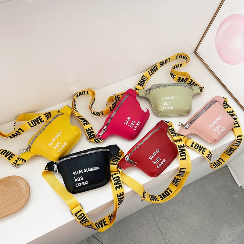 

Children designer handbag 2021 baby girl letter cartoon chest bag casual one shoulder bags kids candy colors change purse accessories pocket wallet F565, Red