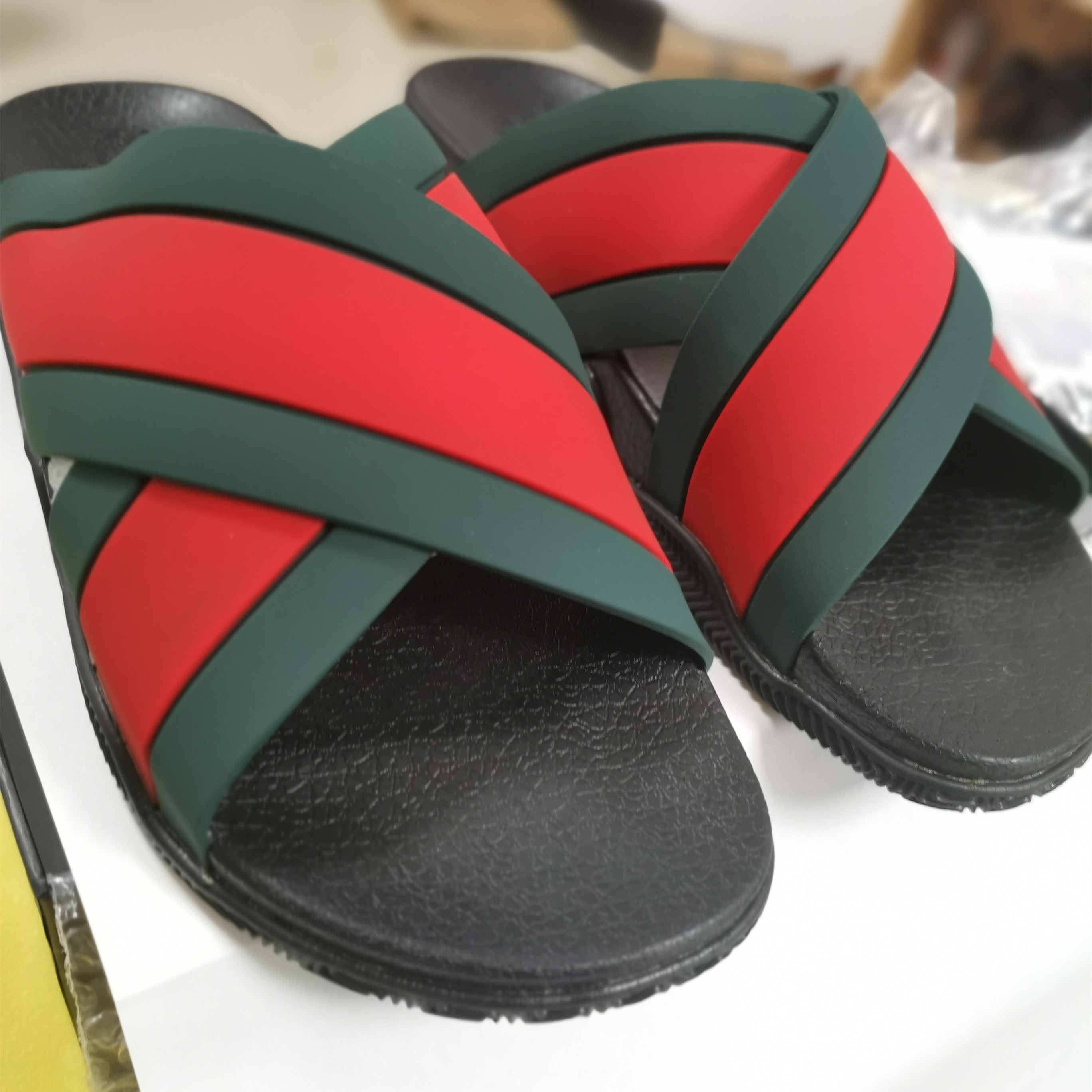 

Men Rubber Slippers Outdoor Summer Designer Male Criss Cross Straps Letter Embossing Shaped Slide Sandal, Black